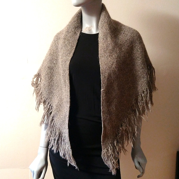 🌟 3/$30. Pure Wool Scarf - Picture 2 of 3